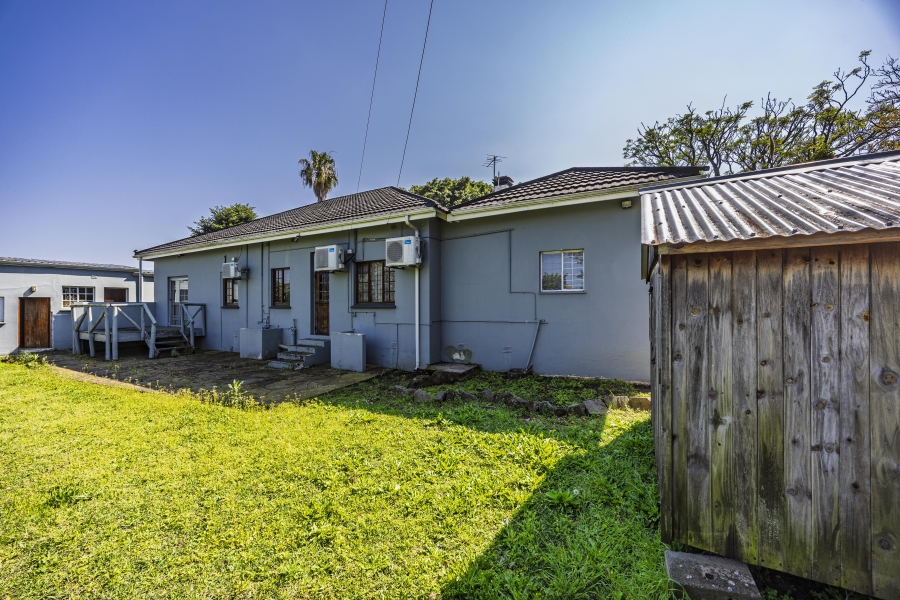 8 Bedroom Property for Sale in Vincent Eastern Cape
